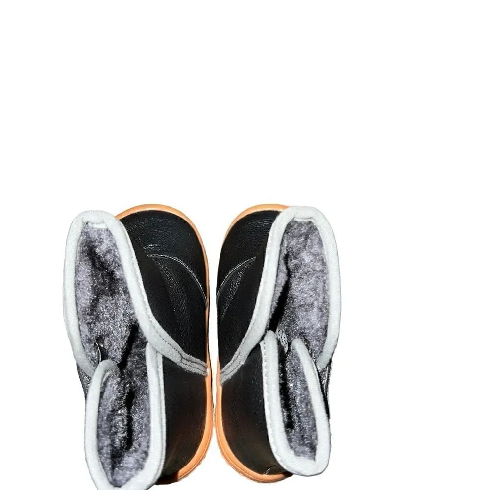 Pewter‎ and orange infant boots with faux shearling lining unisex size 6.5